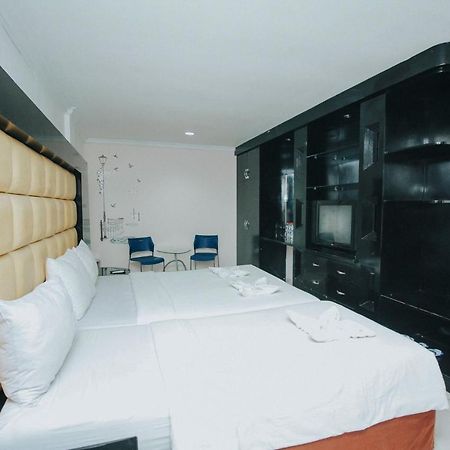 Hotel New Lilik Magelang Buitenkant foto