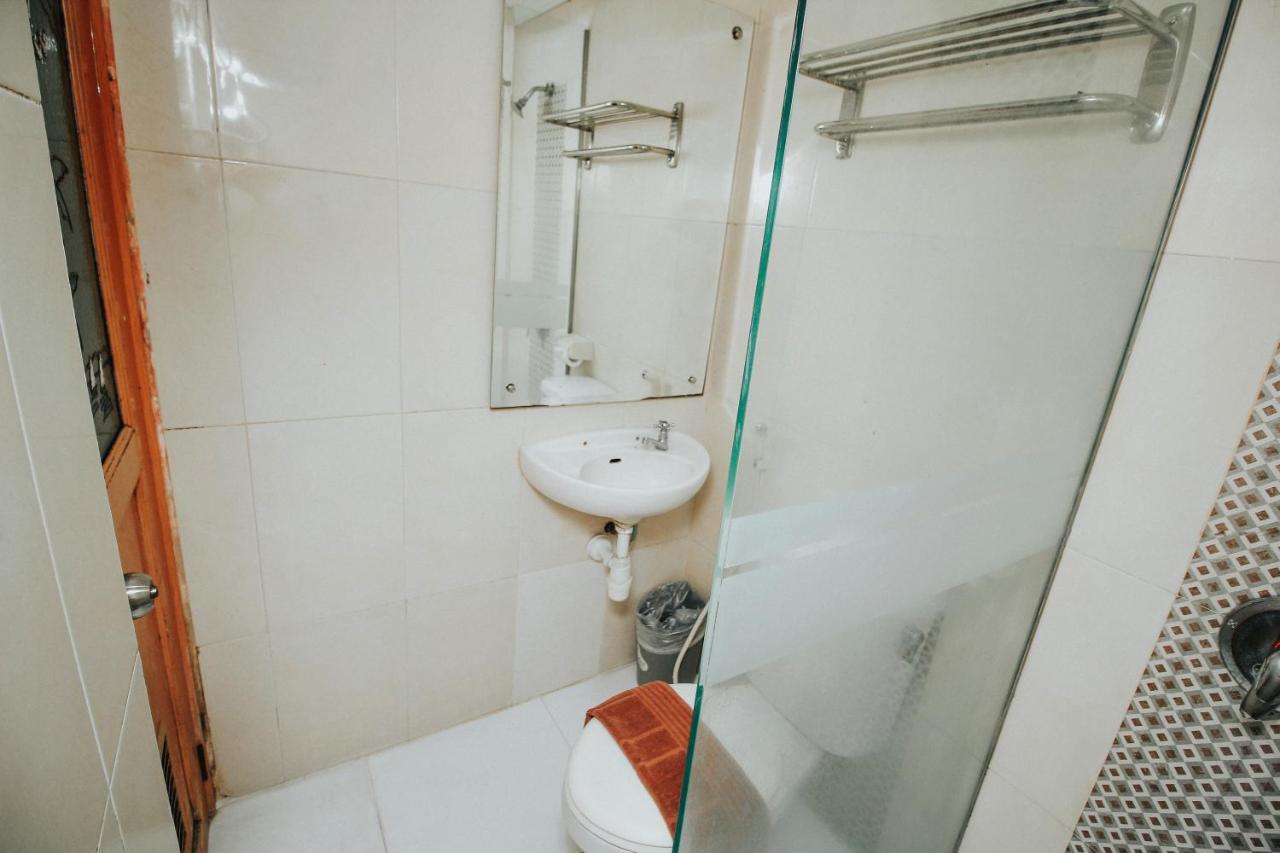 Hotel New Lilik Magelang Buitenkant foto
