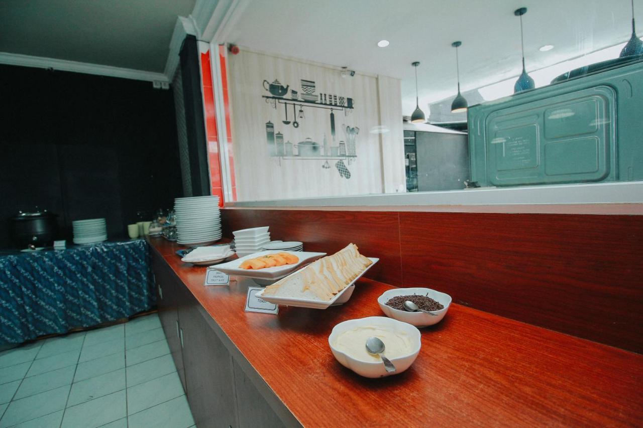 Hotel New Lilik Magelang Buitenkant foto