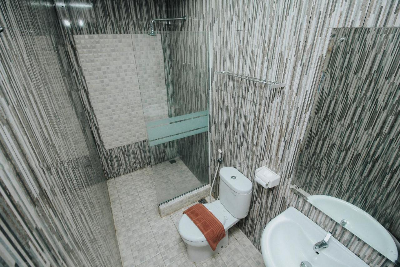 Hotel New Lilik Magelang Buitenkant foto
