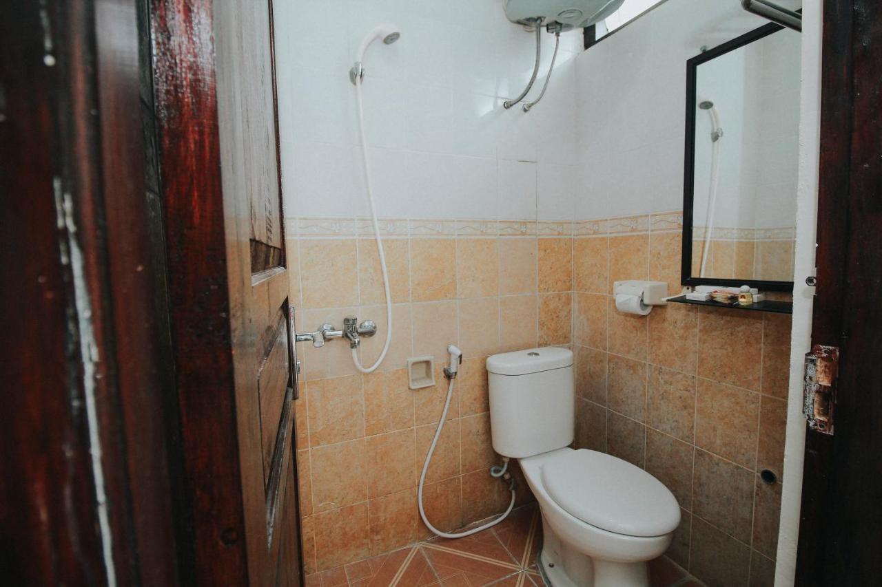 Hotel New Lilik Magelang Buitenkant foto